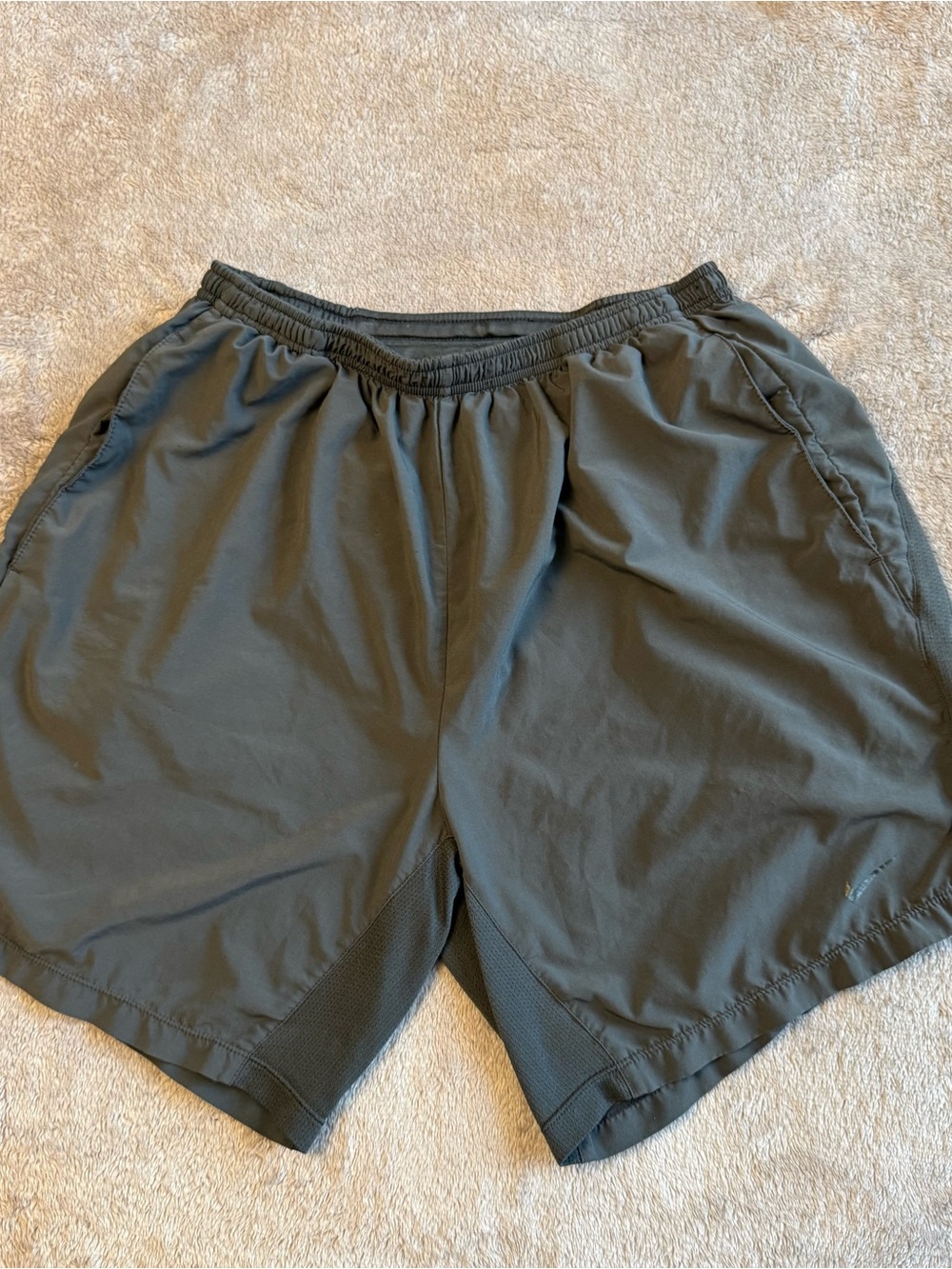 Nike Dri-FIT Men's Gray Athletic Shorts M Drawstring Pockets Zipper Pocket